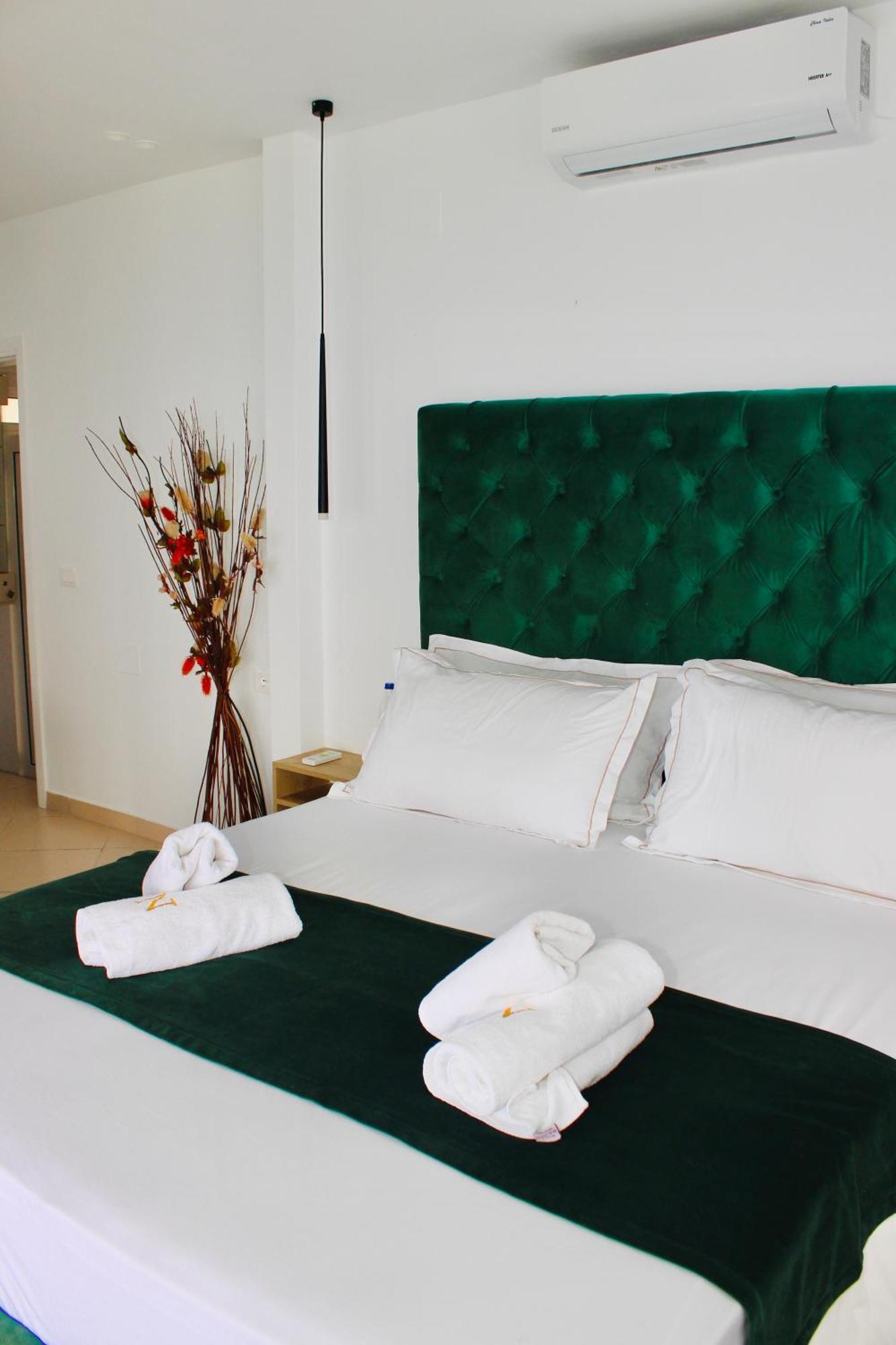 Napolon Complex Hotel Qeparo
